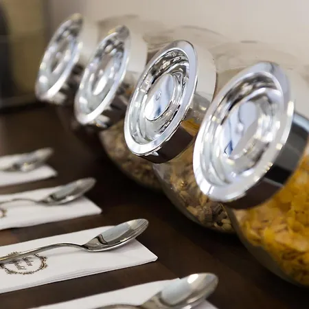 מלון Buergerhofhotel 3*